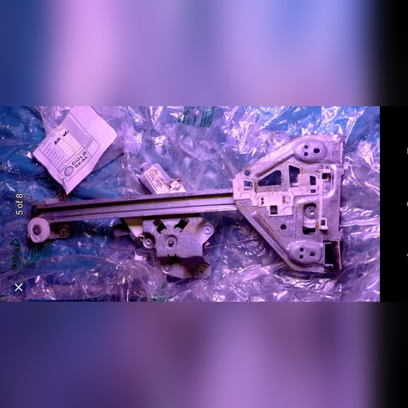 Rear passenger 2007 Cadillac STS window motor - Picture 5 of 8